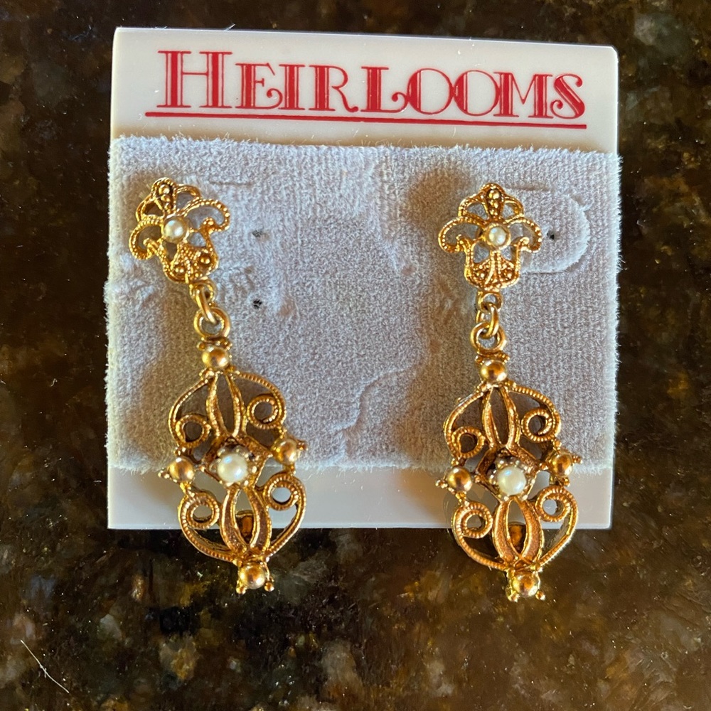 Antique looking gold pierced earrings